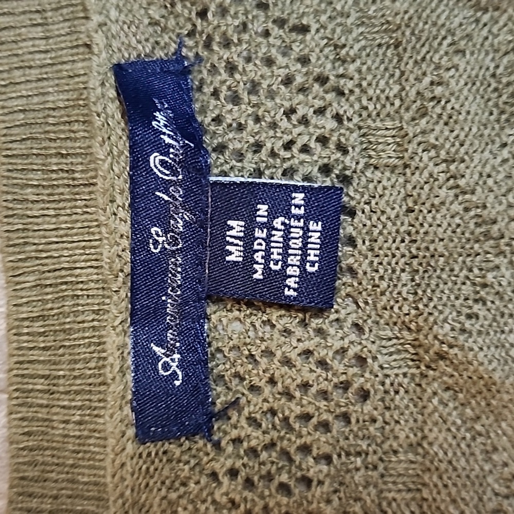 American Eagle brand cardigan sweater in olive 🫒 green - Picture 9 of 10